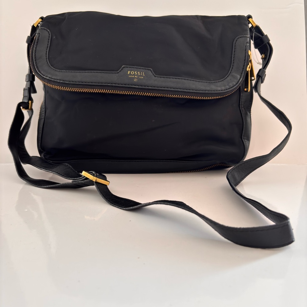 FOSSIL Preston Black Nylon/Leather Zip Pocket Flap Crossbody Expandable bag
